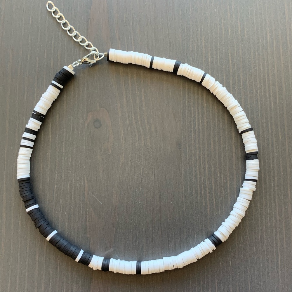 Kiara Outer Banks Heishi Choker Necklace - Picture 4 of 4